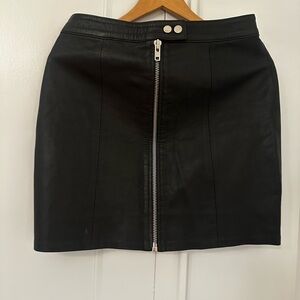 Black Leather Skirt with Zipper Detail Complot L
